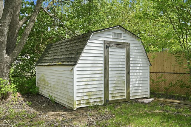 5179 Laredo Street, Indianapolis, IN 46237