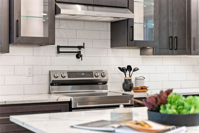 31 E Rhododendron Court, Union, WA 98592