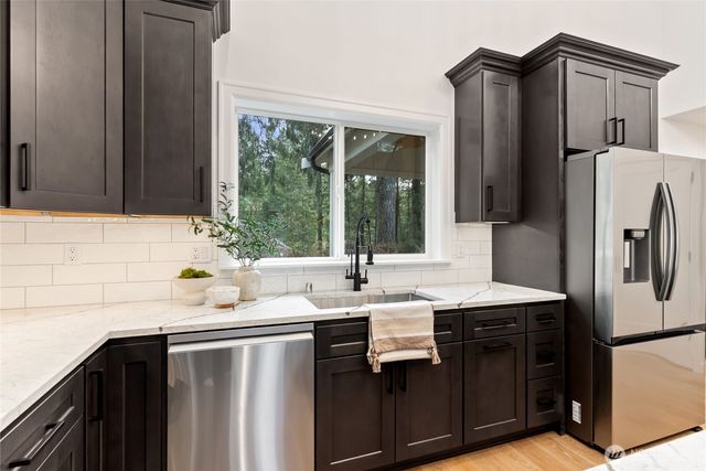 31 E Rhododendron Court, Union, WA 98592