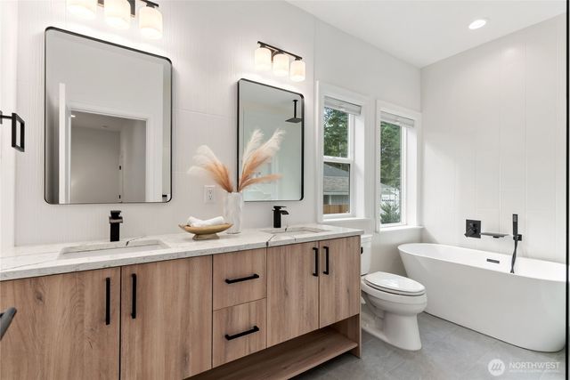 31 E Rhododendron Court, Union, WA 98592