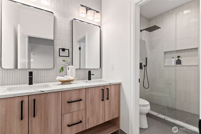 31 E Rhododendron Court, Union, WA 98592