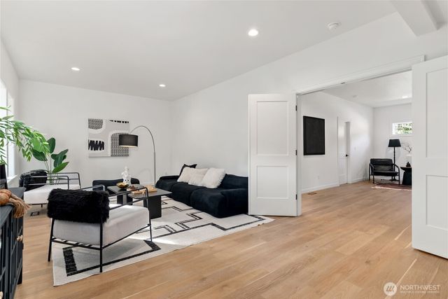 31 E Rhododendron Court, Union, WA 98592