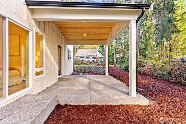 31 E Rhododendron Court, Union, WA 98592