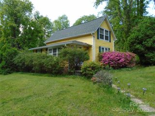 85 Pennwood Lane, Flat Rock, NC 28731