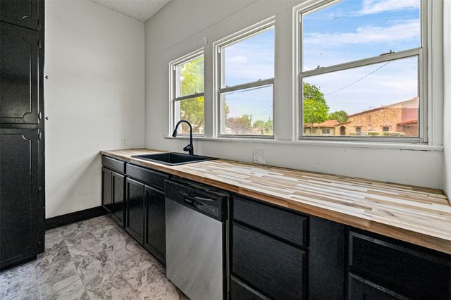 741 N Anglin Street, Cleburne, TX 76033
