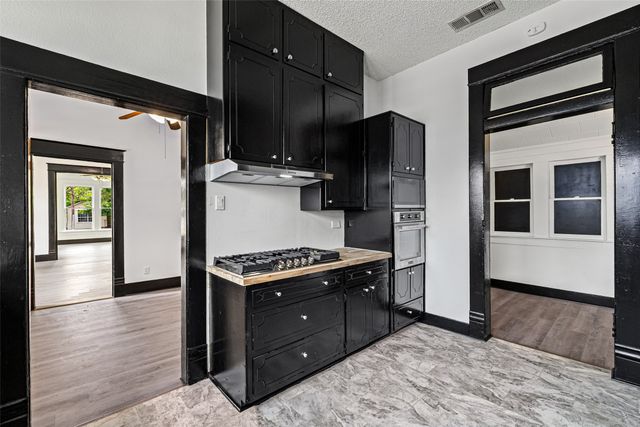 741 N Anglin Street, Cleburne, TX 76033