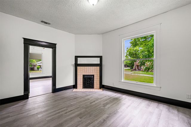 741 N Anglin Street, Cleburne, TX 76033