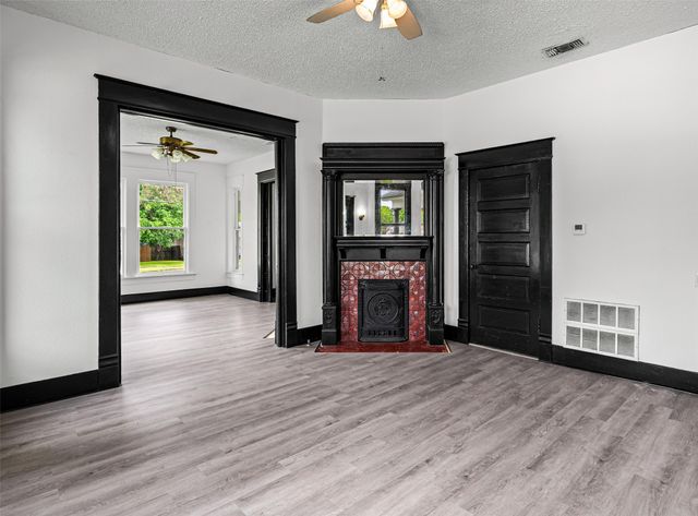 741 N Anglin Street, Cleburne, TX 76033