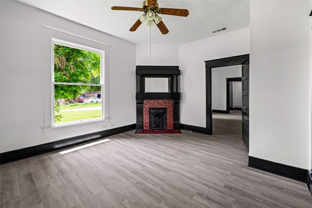 741 N Anglin Street, Cleburne, TX 76033