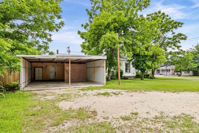 741 N Anglin Street, Cleburne, TX 76033