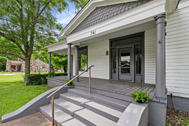 741 N Anglin Street, Cleburne, TX 76033
