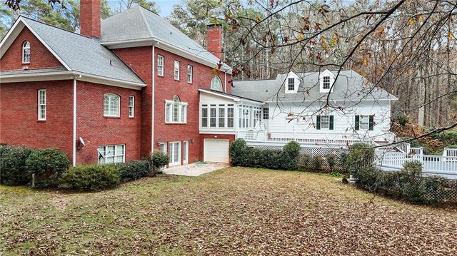 8467 Hearn Road, Chattahoochee Hills, GA 30268