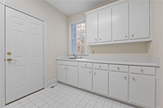 8467 Hearn Road, Chattahoochee Hills, GA 30268