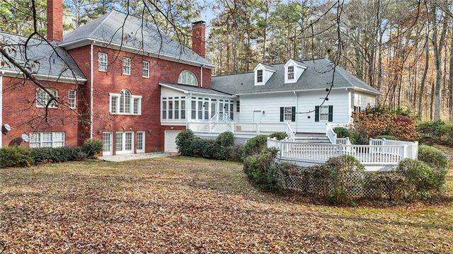 8467 Hearn Road, Chattahoochee Hills, GA 30268