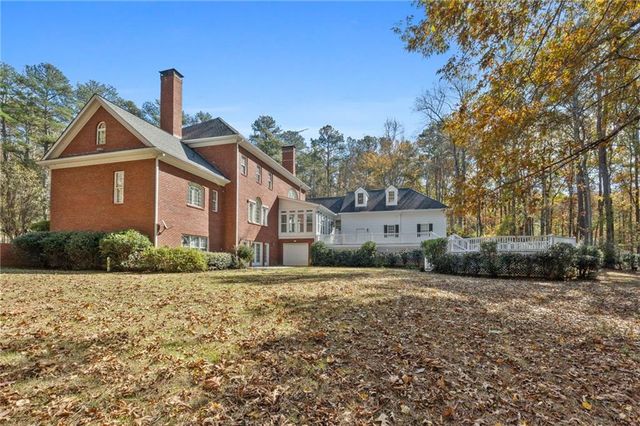 8467 Hearn Road, Chattahoochee Hills, GA 30268