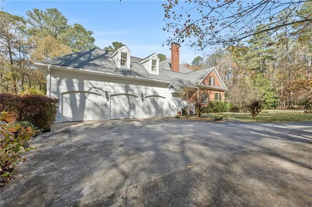 8467 Hearn Road, Chattahoochee Hills, GA 30268