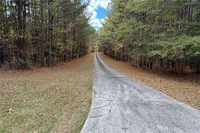 8467 Hearn Road, Chattahoochee Hills, GA 30268