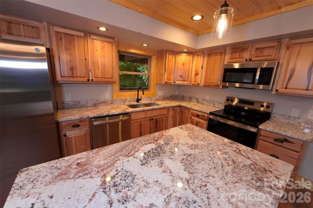 616 Twinbrook Lane, Maggie Valley, NC 28751