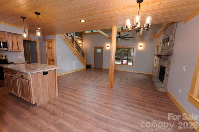 616 Twinbrook Lane, Maggie Valley, NC 28751