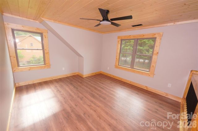 616 Twinbrook Lane, Maggie Valley, NC 28751