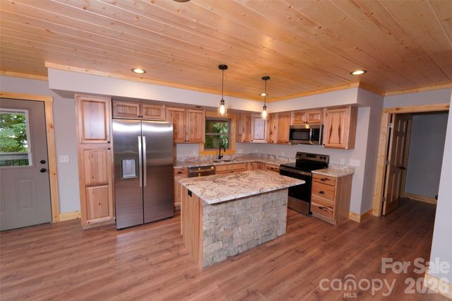 616 Twinbrook Lane, Maggie Valley, NC 28751
