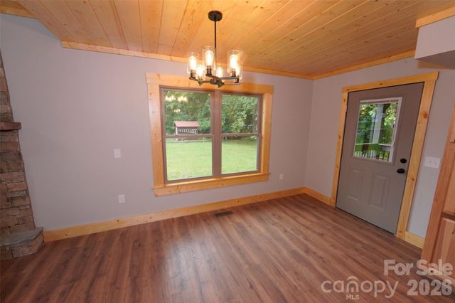 616 Twinbrook Lane, Maggie Valley, NC 28751