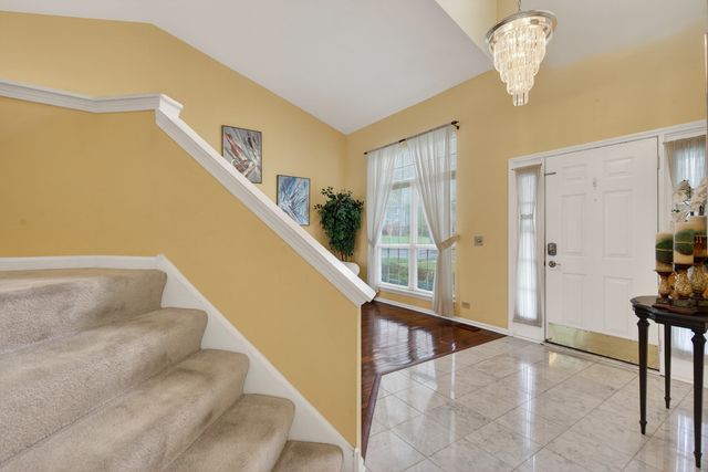 320 Starwood Pass, Lake In The Hills, IL 60156