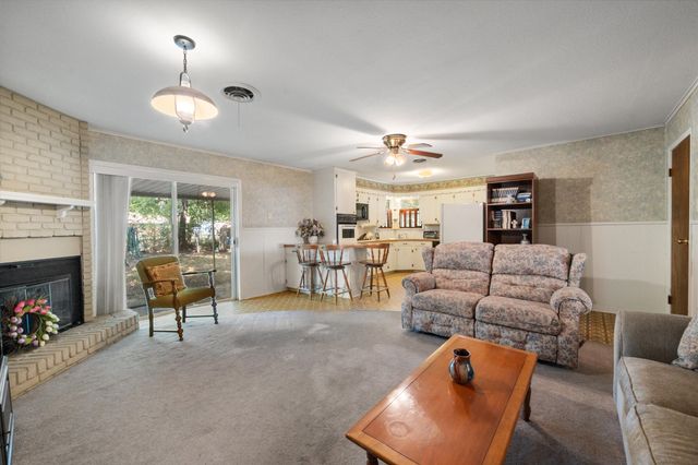812 N Wright Avenue, Kerens, TX 75144