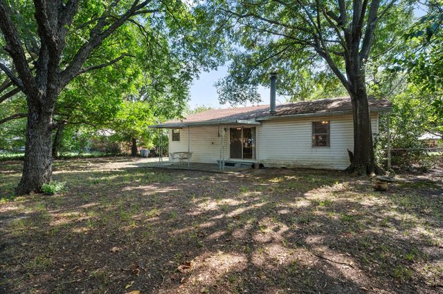 812 N Wright Avenue, Kerens, TX 75144