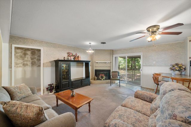 812 N Wright Avenue, Kerens, TX 75144