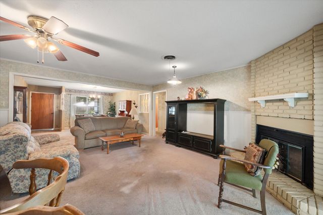 812 N Wright Avenue, Kerens, TX 75144