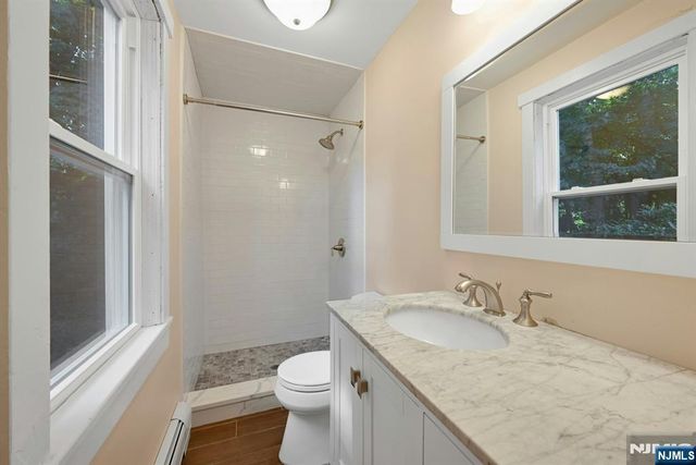 288 Van Dien Avenue D, Ridgewood, NJ 07450