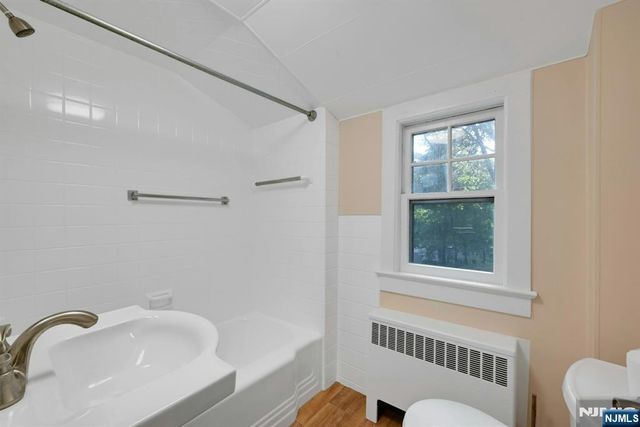 288 Van Dien Avenue D, Ridgewood, NJ 07450