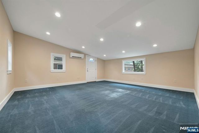 288 Van Dien Avenue D, Ridgewood, NJ 07450