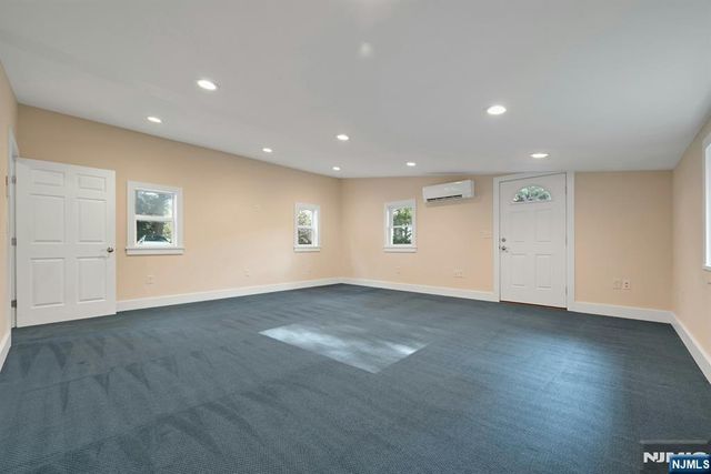 288 Van Dien Avenue D, Ridgewood, NJ 07450