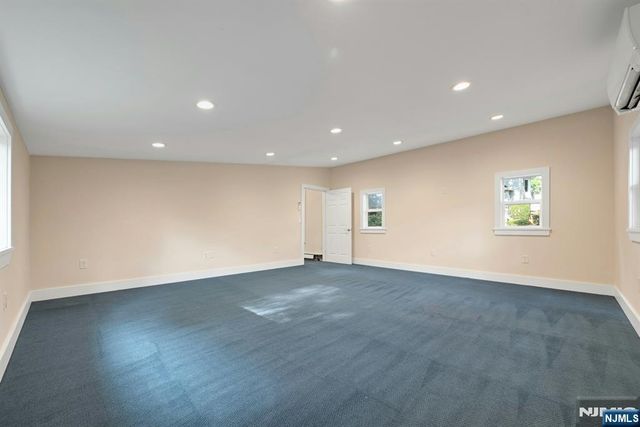 288 Van Dien Avenue D, Ridgewood, NJ 07450