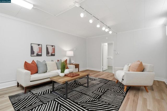 961 Arlington Avenue, Berkeley, CA 94707