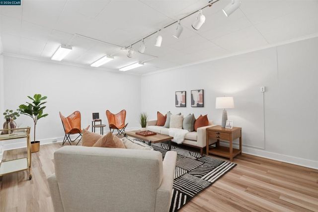 961 Arlington Avenue, Berkeley, CA 94707