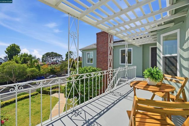 961 Arlington Avenue, Berkeley, CA 94707