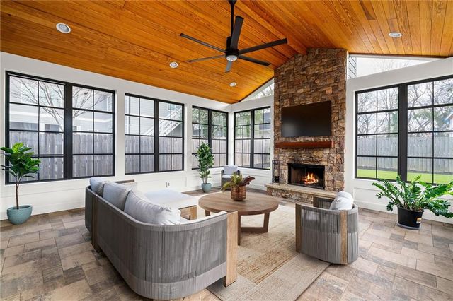 1979 Dunwoody NE Street, Atlanta, GA 30317