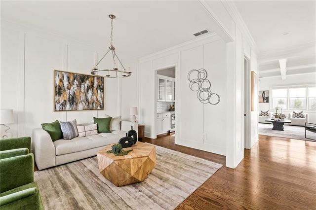 1979 Dunwoody NE Street, Atlanta, GA 30317