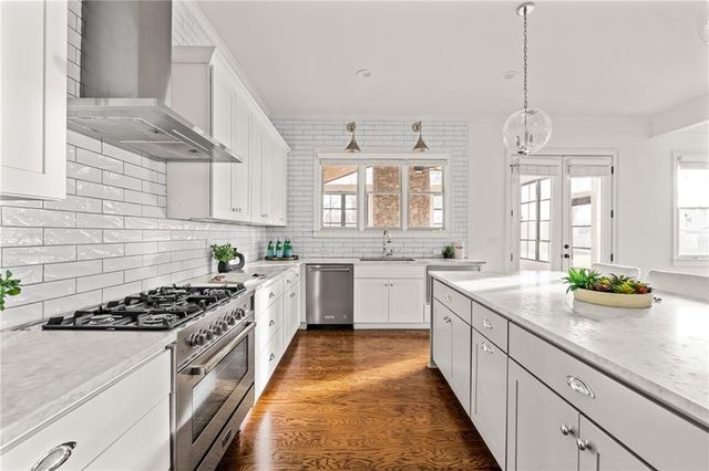 1979 Dunwoody NE Street, Atlanta, GA 30317