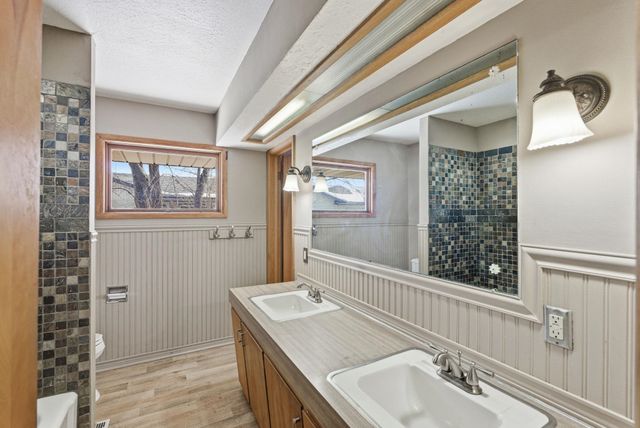 2019 W 24th St N, Wichita, KS 67204