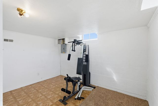 2019 W 24th St N, Wichita, KS 67204