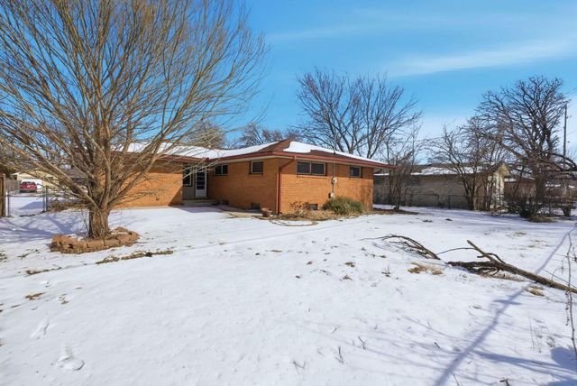 2019 W 24th St N, Wichita, KS 67204