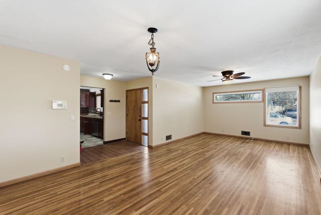 2019 W 24th St N, Wichita, KS 67204