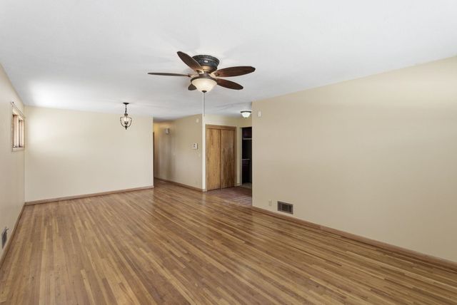 2019 W 24th St N, Wichita, KS 67204