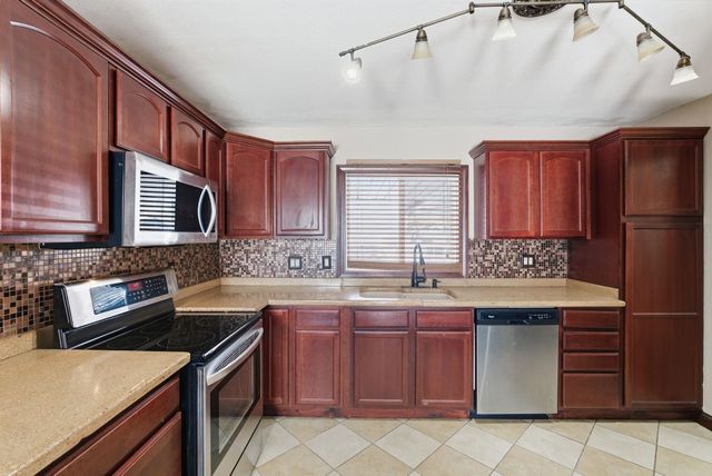 2019 W 24th St N, Wichita, KS 67204