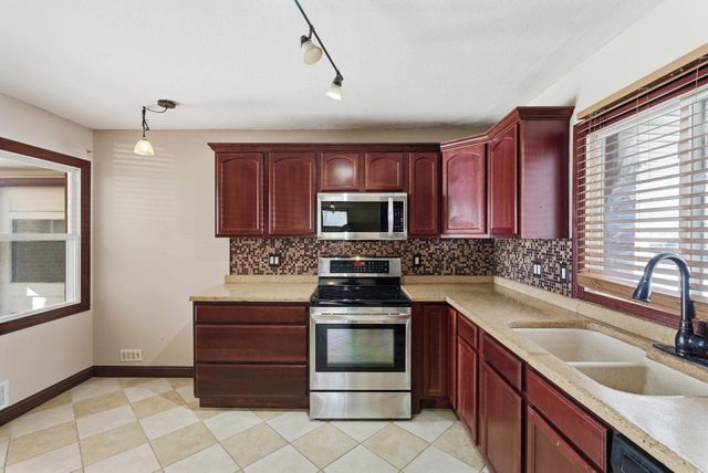 2019 W 24th St N, Wichita, KS 67204