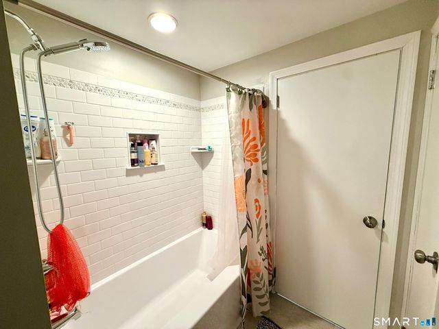 7 Taylor Drive, Norwich, CT 06360